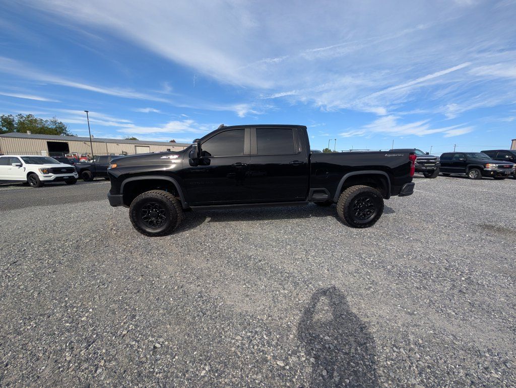 Used 2024 Chevrolet Silverado 2500 ZR2 w/ ZR2 Bison Edition AWD/4WD image 3