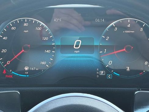 Used 2020 Mercedes-Benz GLB 250 4MATIC image 28