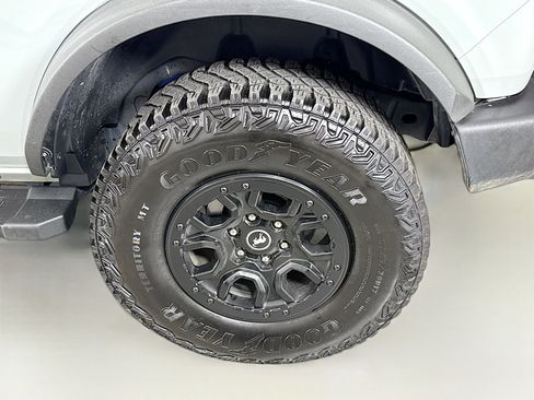 Used 2023 Ford Bronco Wildtrak image 29