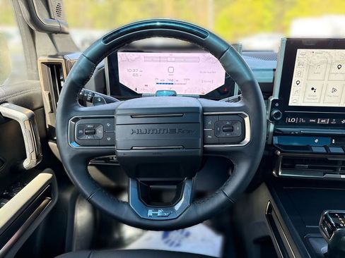 Used 2024 GMC Hummer EV 3X w/ LPO, Illumination Package AWD/4WD image 11