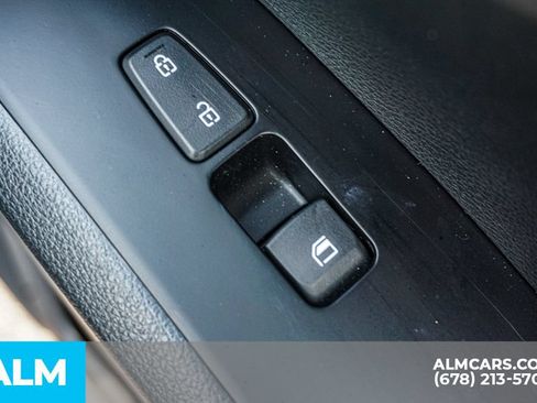 Used 2025 Kia Soul LX w/ LX Technology Package FWD image 50