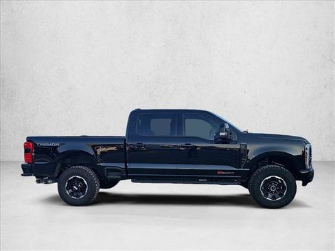 Used 2025 Ford F250 Platinum w/ Tremor Off-Road Package image 6