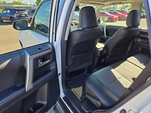 Certified 2024 Toyota 4Runner SR5 Premium w/ Moonroof Package AWD/4WD image 18