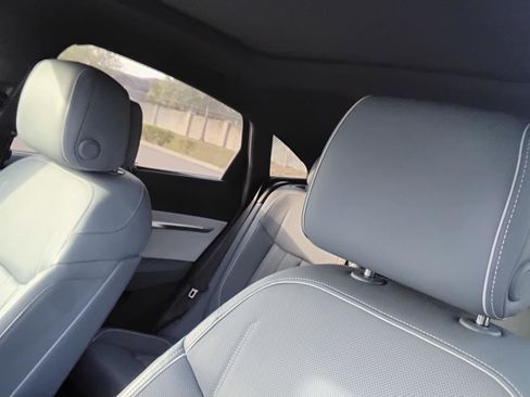 Used 2023 Audi e-tron Prestige w/ Prestige Package image 19