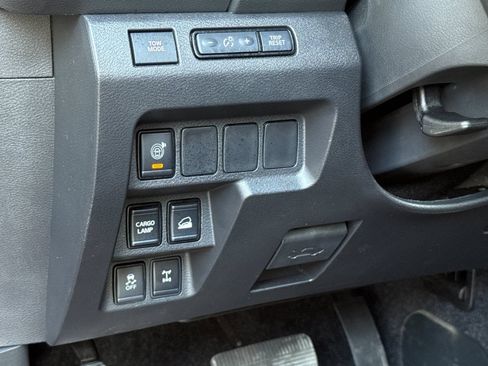 Used 2025 Nissan Frontier PRO-4X AWD/4WD image 40