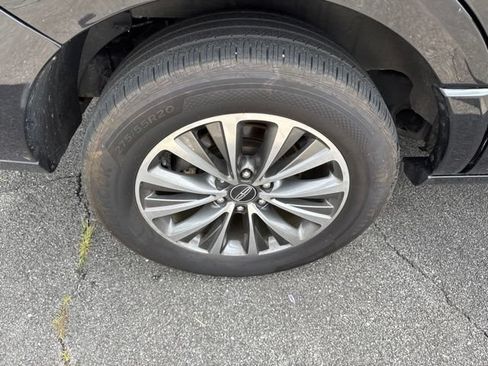 Used 2017 Lincoln Navigator Select AWD/4WD image 9