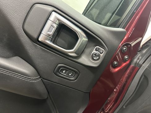 Used 2021 Jeep Wrangler Unlimited Rubicon AWD/4WD image 15