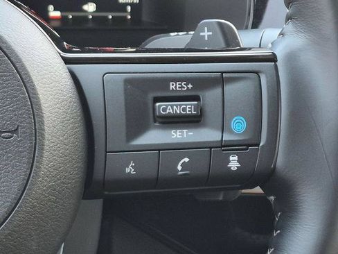Certified 2025 Nissan Pathfinder Platinum FWD image 18