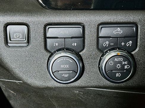 Used 2023 GMC Sierra 1500 Elevation AWD/4WD image 10