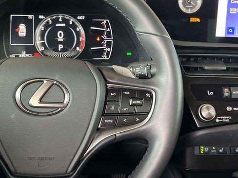 Certified 2025 Lexus ES 350 w/ Premium Package FWD image 16