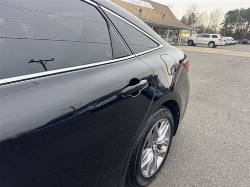 Used 2019 Toyota Avalon XLE w/ All Weather Liner Package image 15