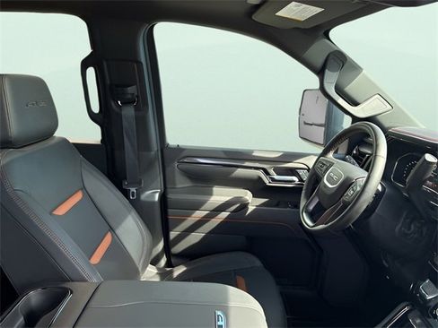 Used 2025 GMC Sierra 2500 AT4 w/ AT4 Premium Plus Package image 12