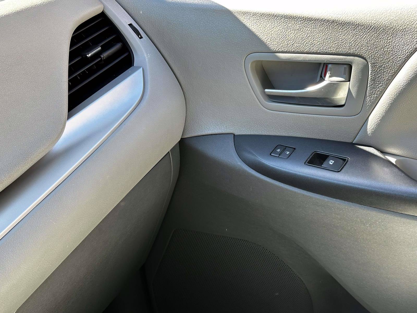 Certified 2020 Toyota Sienna LE FWD image 26