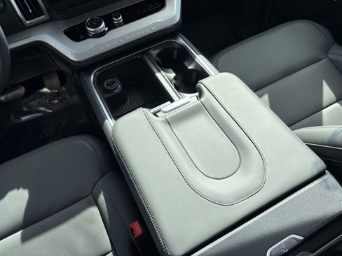 New 2026 Ford Expedition Active image 14