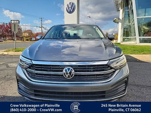 Certified 2022 Volkswagen Jetta SE image 24