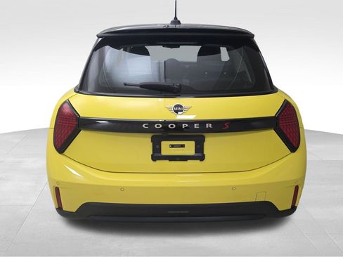 Certified 2025 MINI Cooper S image 9