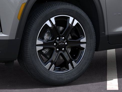 New 2027 Chevrolet Traverse LT w/ Sun and Wheel Package FWD image 9