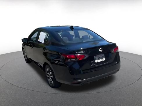 Used 2025 Nissan Versa SV FWD image 10