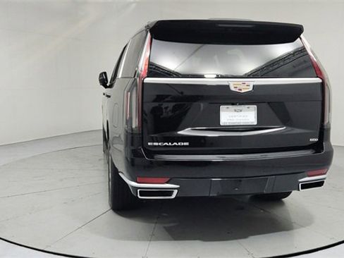 Certified 2022 Cadillac Escalade Premium Luxury image 4