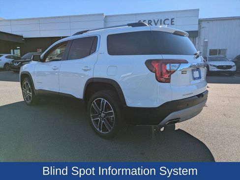 Used 2023 GMC Acadia SLT w/ Preferred Package image 6