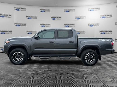 Used 2020 Toyota Tacoma TRD Sport image 2