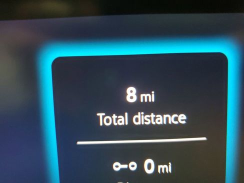 New 2025 Volkswagen Tiguan SE image 6