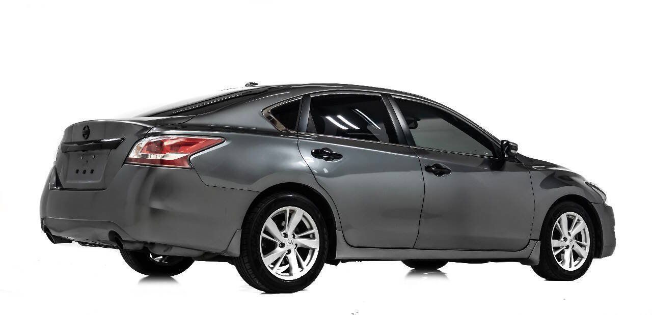 Used 2014 Nissan Altima 2.5 SV w/ Convenience Package FWD image 3
