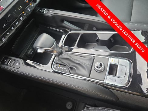 Used 2024 Kia Telluride EX image 25