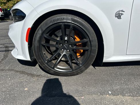 Used 2022 Dodge Charger SRT Hellcat w/ Harman/Kardon Audio Group image 15