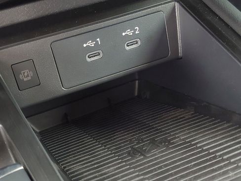 New 2025 Nissan Kicks SR image 23