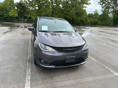 Certified 2020 Chrysler Pacifica Touring w/ S Appearance Package FWD image 21