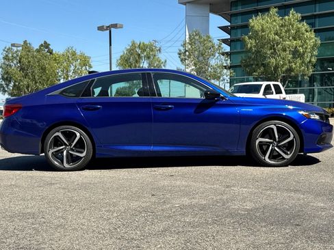 Used 2022 Honda Accord Sport image 4