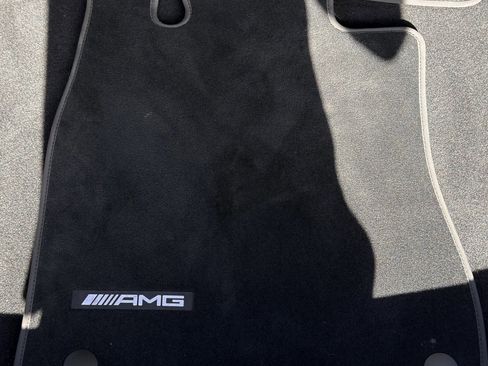 Used 2022 Mercedes-Benz S 500 4MATIC w/ AMG Line Package image 44