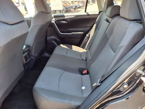 Used 2025 Toyota RAV4 XLE FWD image 11