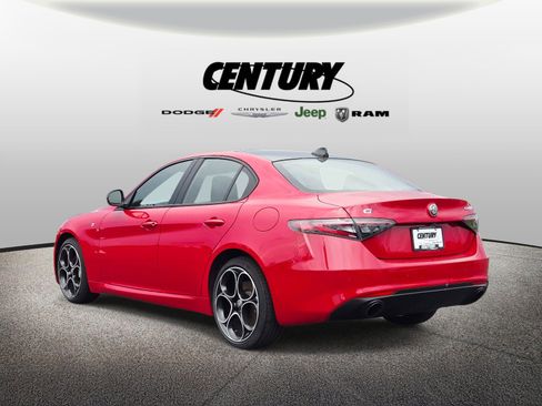 Used 2024 Alfa Romeo Giulia Ti AWD/4WD image 6