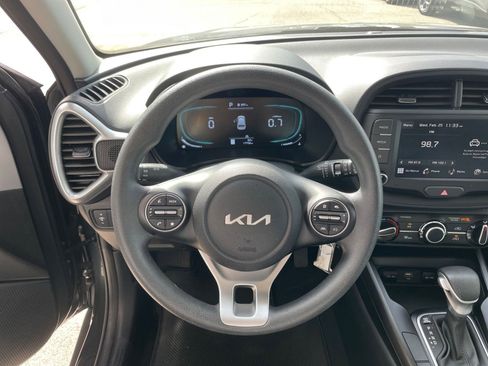 Used 2025 Kia Soul LX w/ LX Technology Package image 25