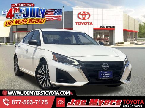 Used 2025 Nissan Altima 2.5 SV FWD image 1
