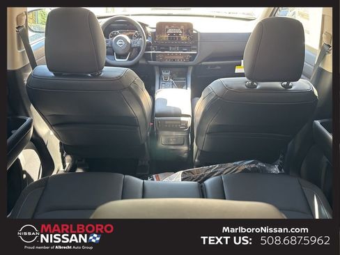 New 2025 Nissan Pathfinder SL w/ Black Appearance Package image 20