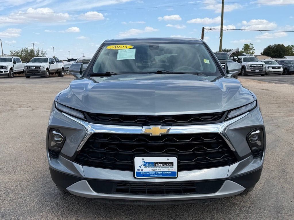 Used 2025 Chevrolet Blazer LT FWD image 3