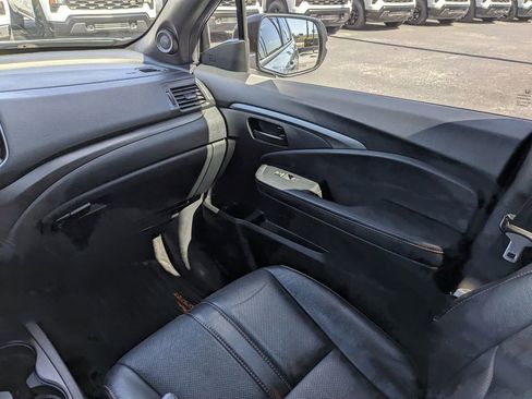 Used 2023 Honda Passport TrailSport image 19