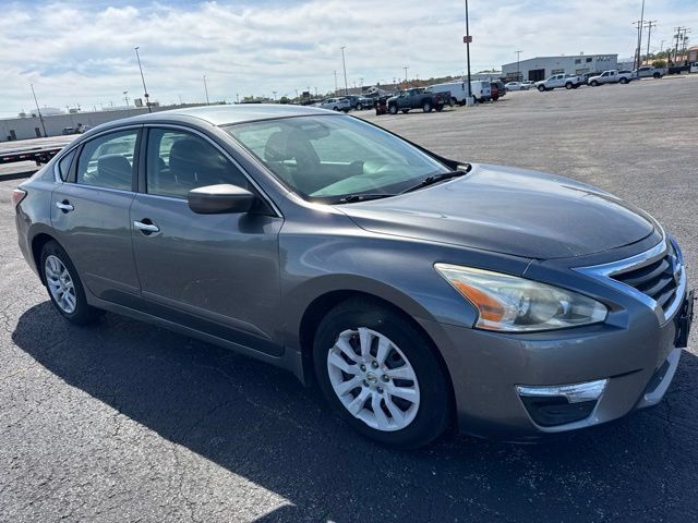 Used 2015 Nissan Altima 2.5 S w/ Power Driver Seat Package FWD image 3