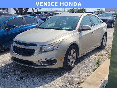 Used 2015 Chevrolet Cruze LT w/ Technology Package image 1
