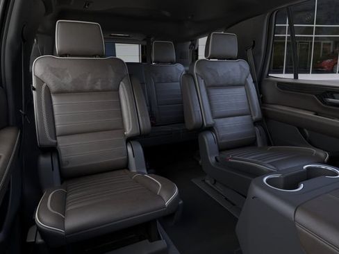New 2026 GMC Yukon Denali Ultimate AWD/4WD image 17