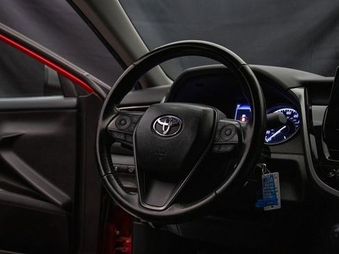 Used 2022 Toyota Camry SE image 14