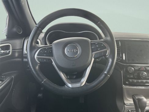 Used 2022 Jeep Grand Cherokee Laredo X image 19