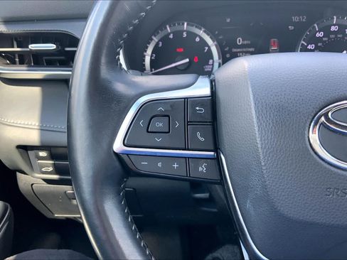 Used 2021 Toyota Highlander XSE FWD image 22