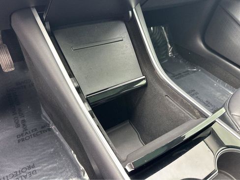 Used 2020 Tesla Model 3 Standard Range Plus image 24
