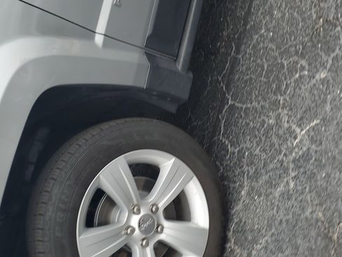 Used 2017 Jeep Patriot Latitude image 4