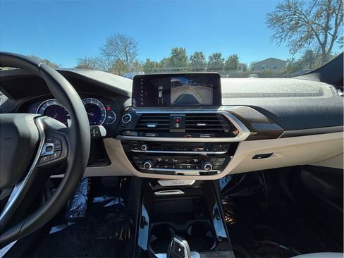 Used 2019 BMW X3 sDrive30i w/ Premium Package image 11