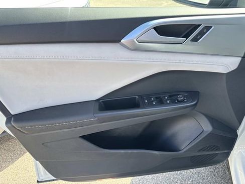 New 2026 Volkswagen Taos SE FWD image 12